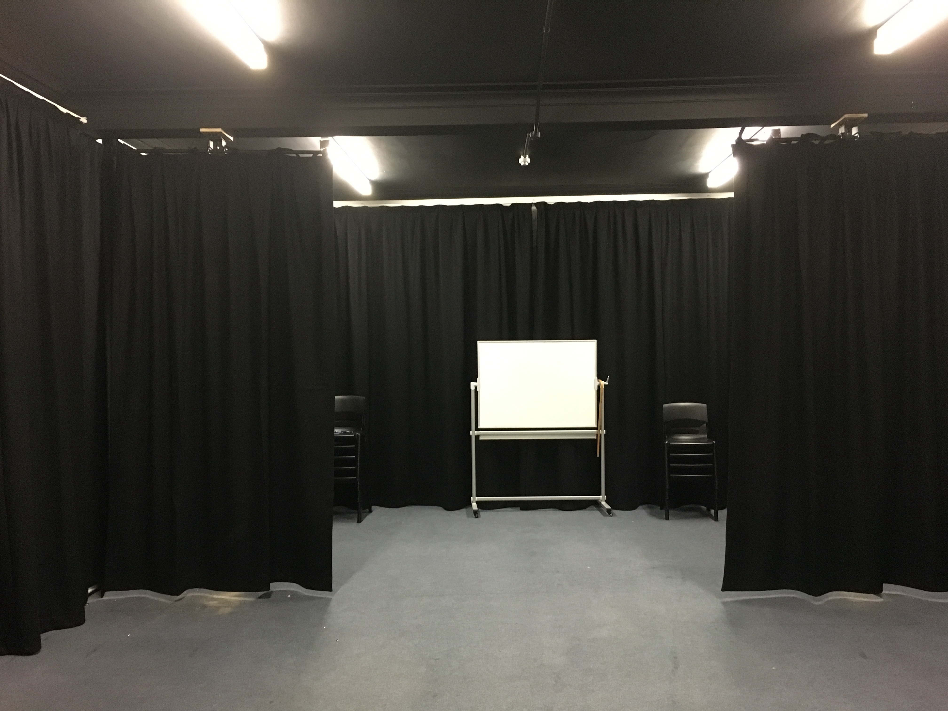 Dance Studio by abacus stagetech